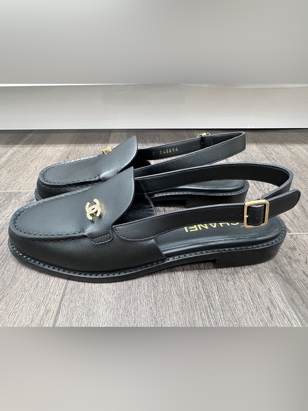 $1.6K 2026 CHANEL BLACK LEATHER LOAFERS SLINGBACK SHOES GOLD STRASS CC LOGO 38 - Picture 9 of 15